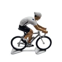 Radsportfigur des Teams Bahrain Victorious im Trikot FR-M21 Fonderie Roger 1