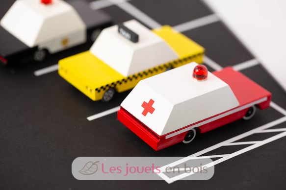 Krankenwagen C-CNDE185 Candylab Toys 8